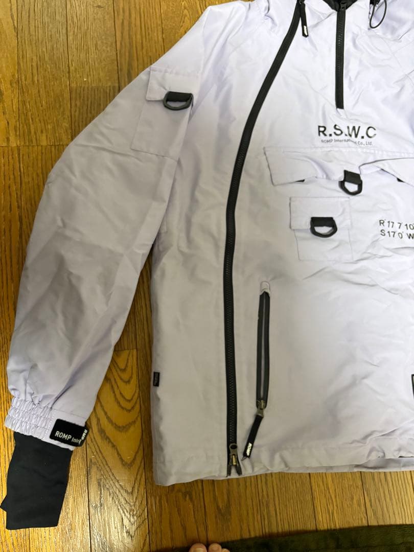 ROMP スノーボードウエア