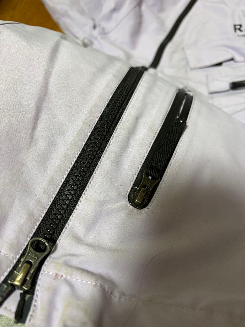 ROMP スノーボードウエア