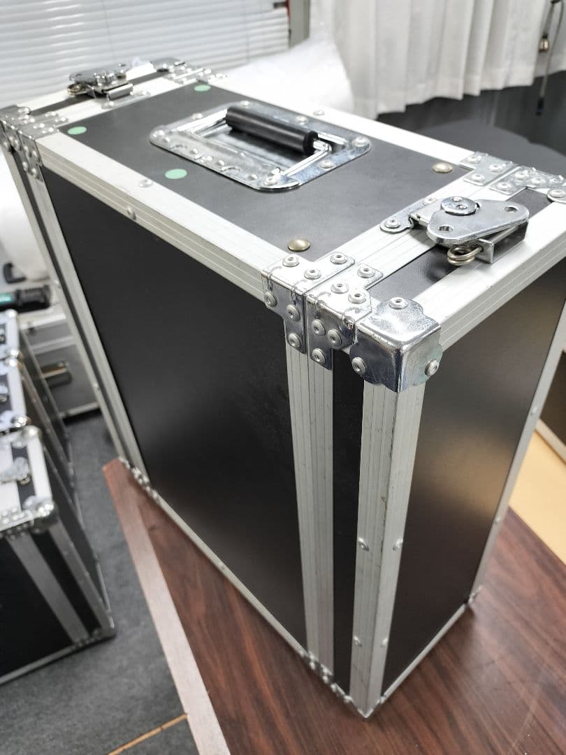 4Uラックケース　ブランド不明