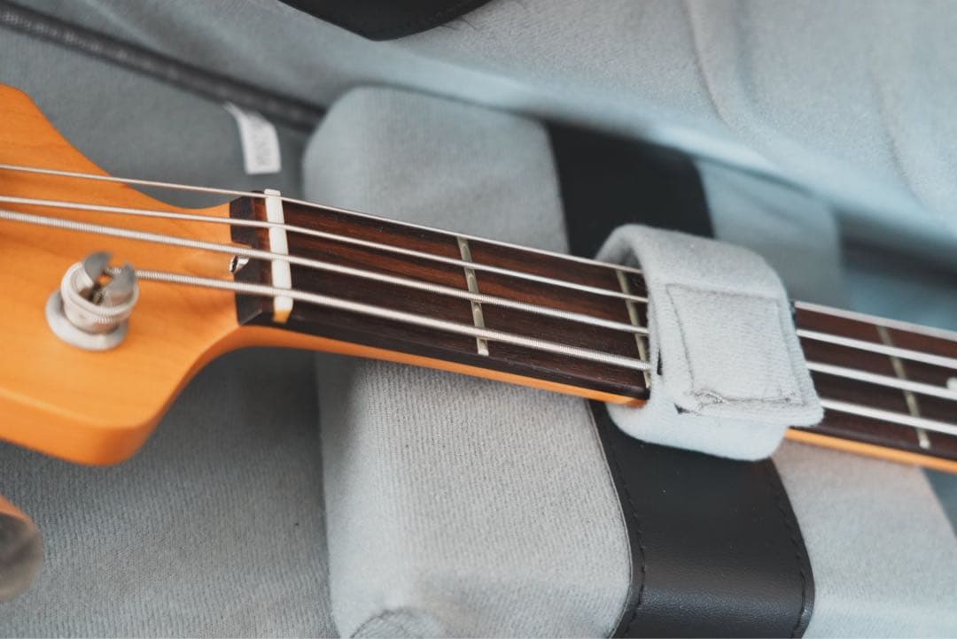 HISTORY ジャズベース ホワイト