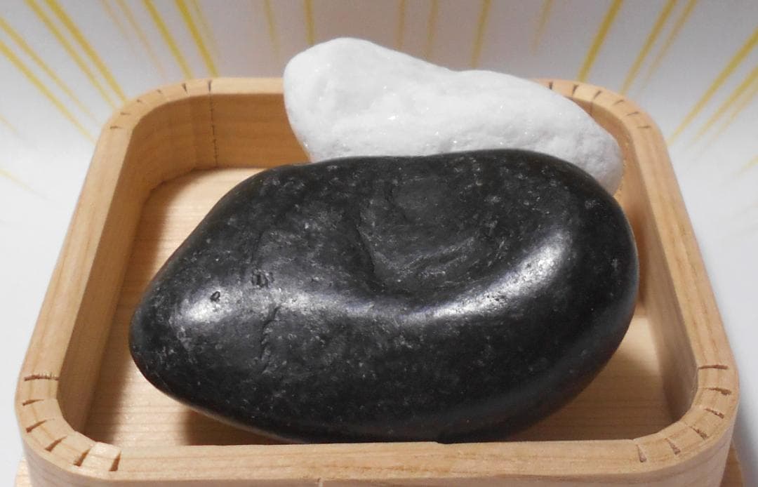 不思議　雷龍急転幸福　雷打ち黒龍珠石　雷打ち白龍珠石　超希少　現品２