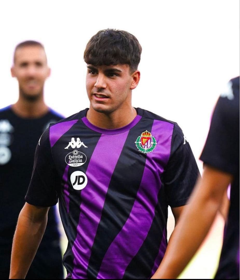 【新品】 REAL VALLADOLID プレマッチシャツ