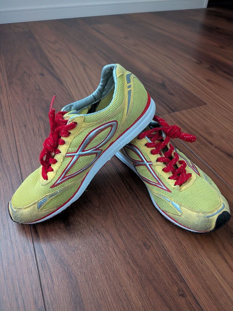 ビモロランニングシューズ　24.5