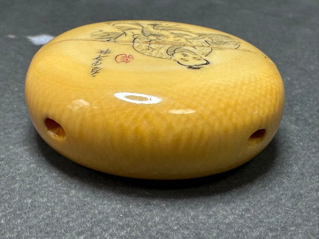 極上　印籠　根付　時代物　天然素材　アンティーク　和彫　骨董　飾り物　古美術品