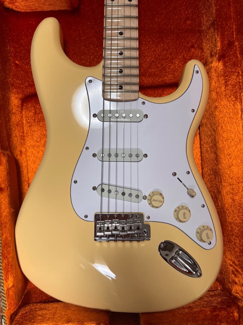 ギター Fender USA Yngwie Malmsteen Stratocaster