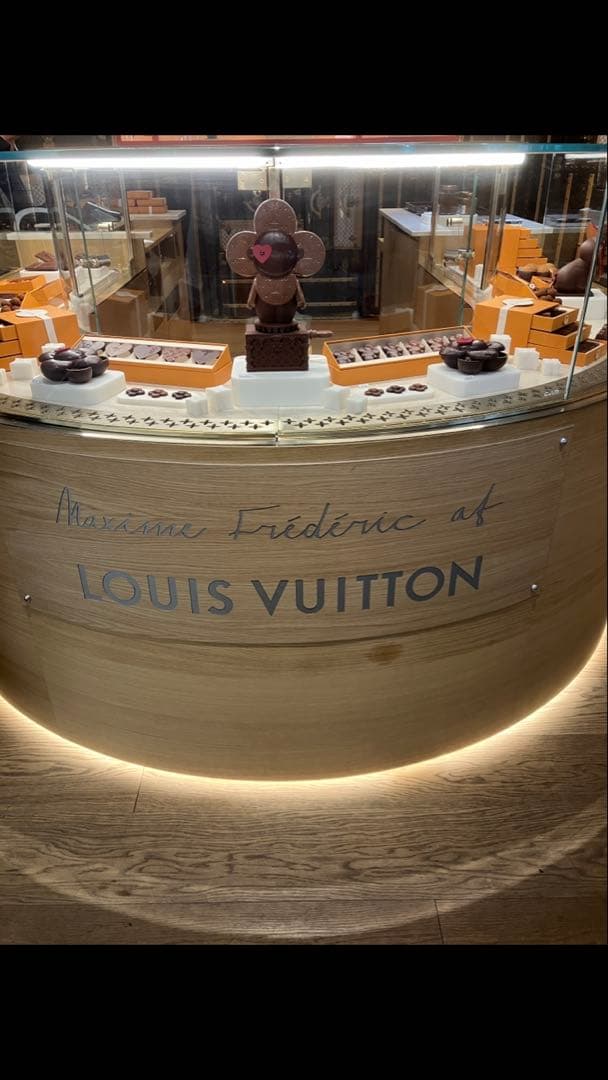【パリ限定】ルイヴィトン チョコ アソート　ご褒美に！ショッパー付き
