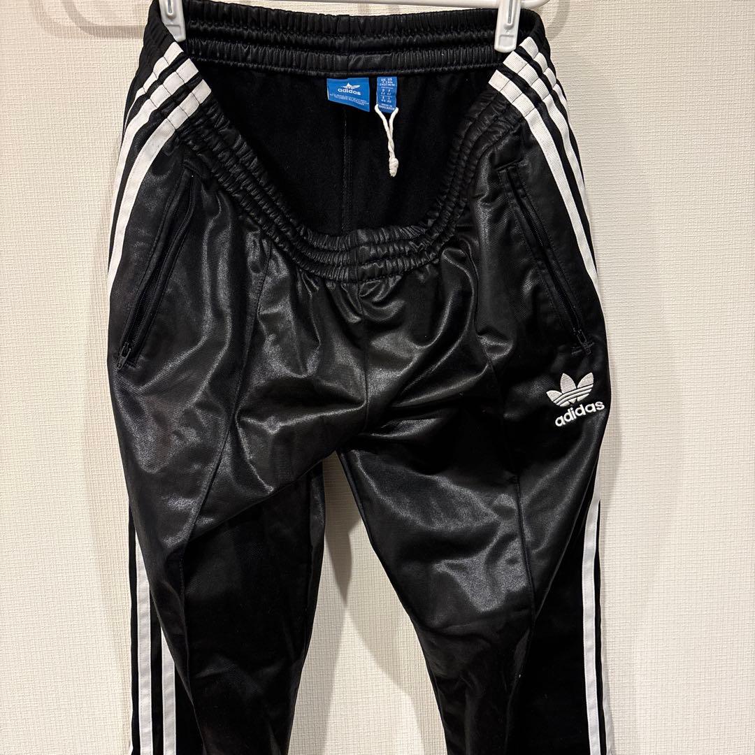 adidas ブラック トラックパンツ　ジャージパンツ Mサイズ