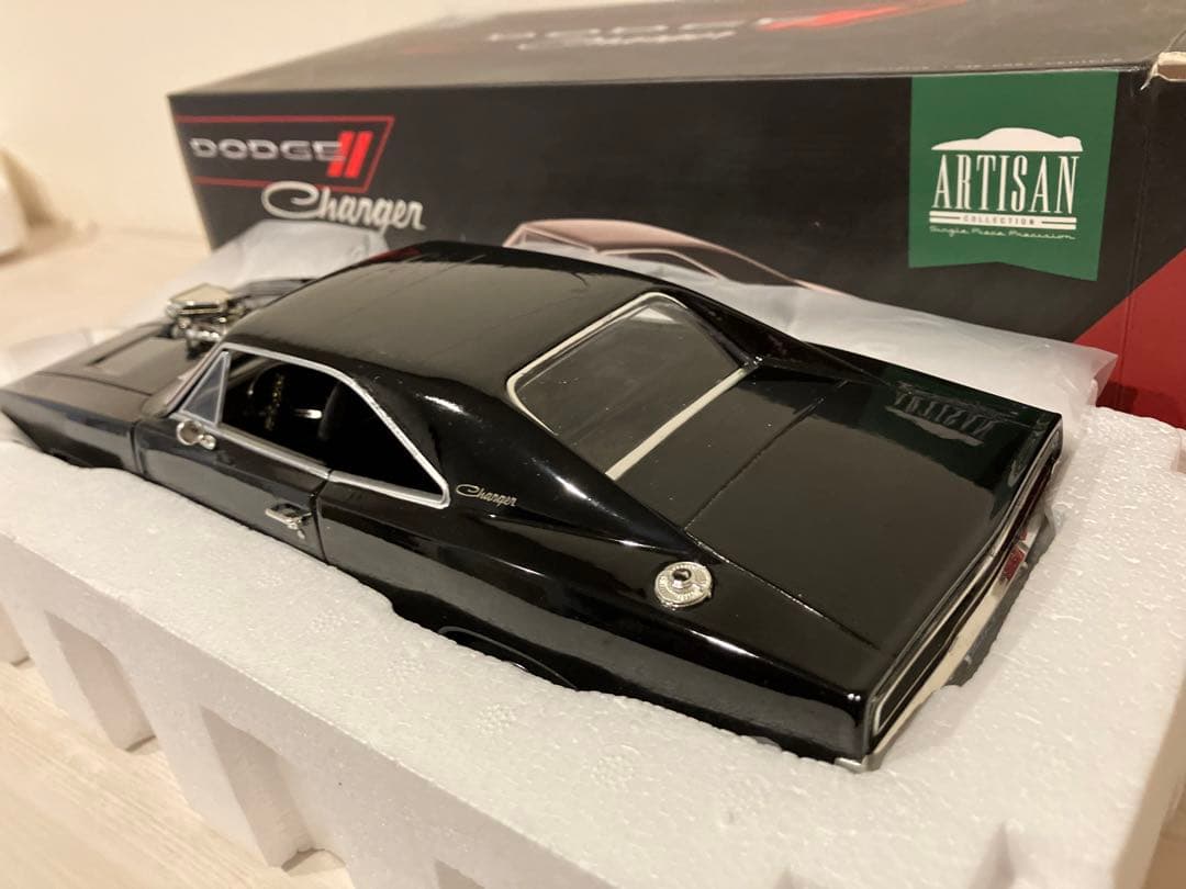 1/18 GREENLIGHT ダッジチャージー RT