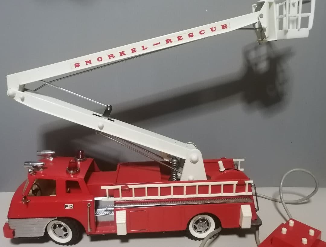 シュノーケル消防車　アメリカンレトロトイ　ブリキ製