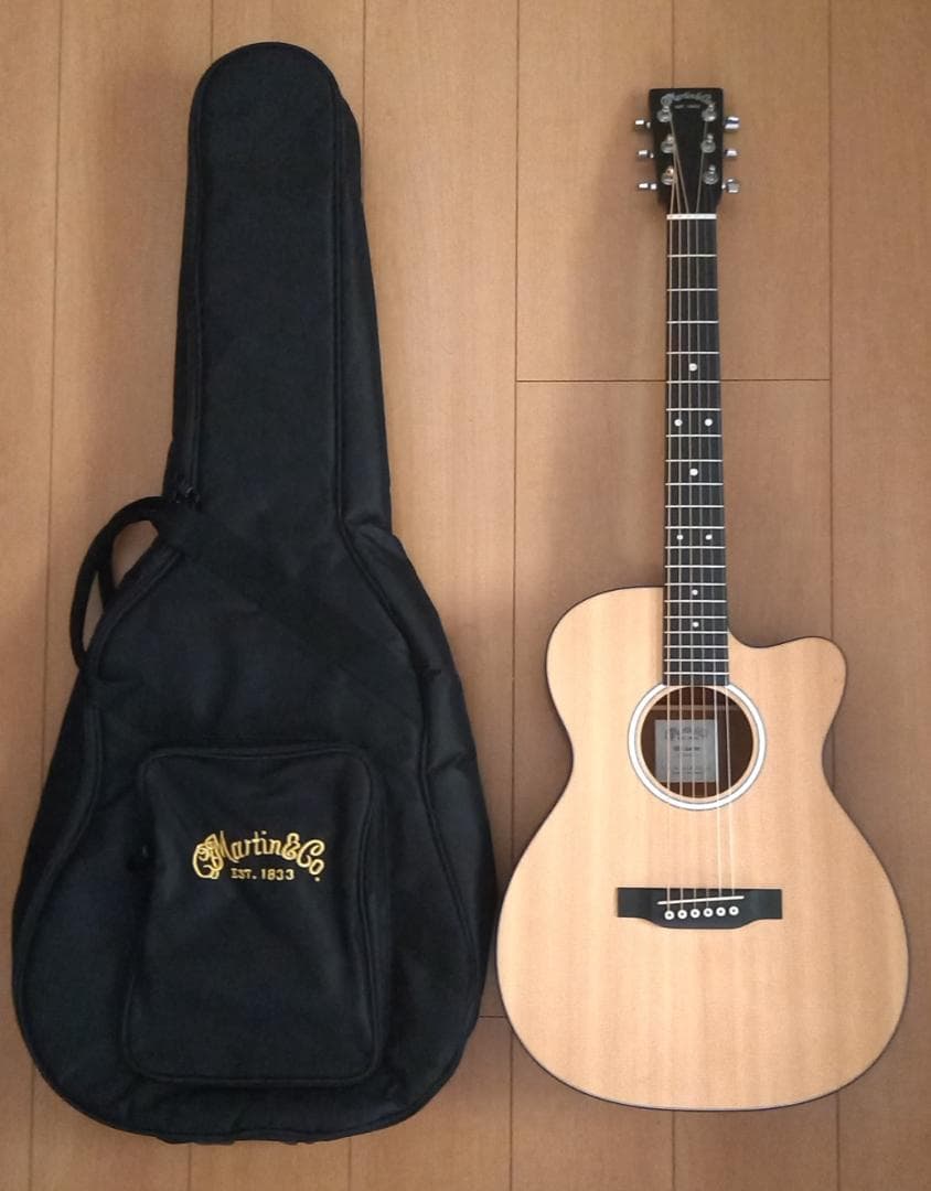 マーチンのエレアコ　Martin 000CJR-10E Natural
