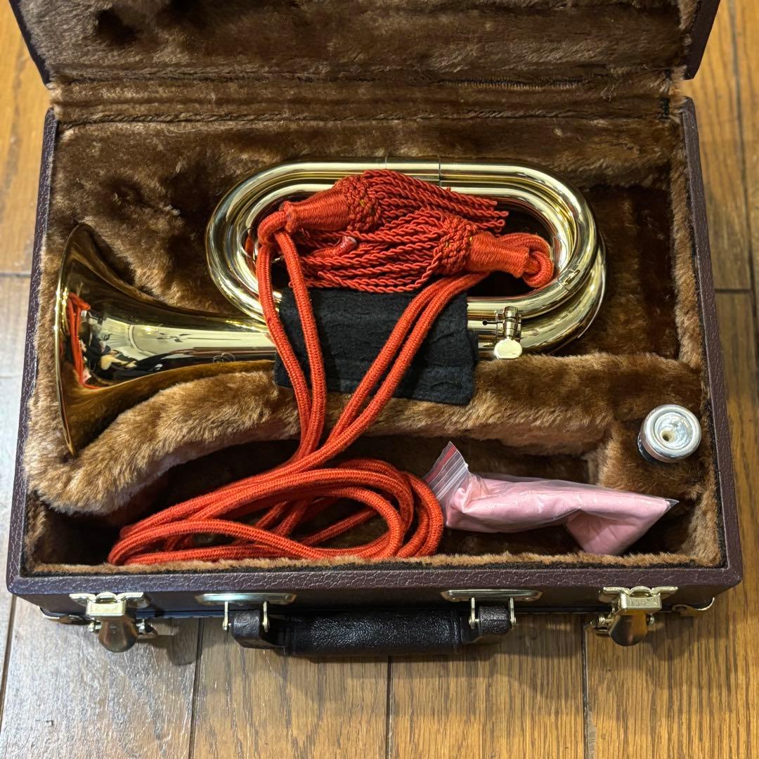 自衛隊用信号らっぱ「シモクラ楽器」（ハードケース.マウスピース付き）