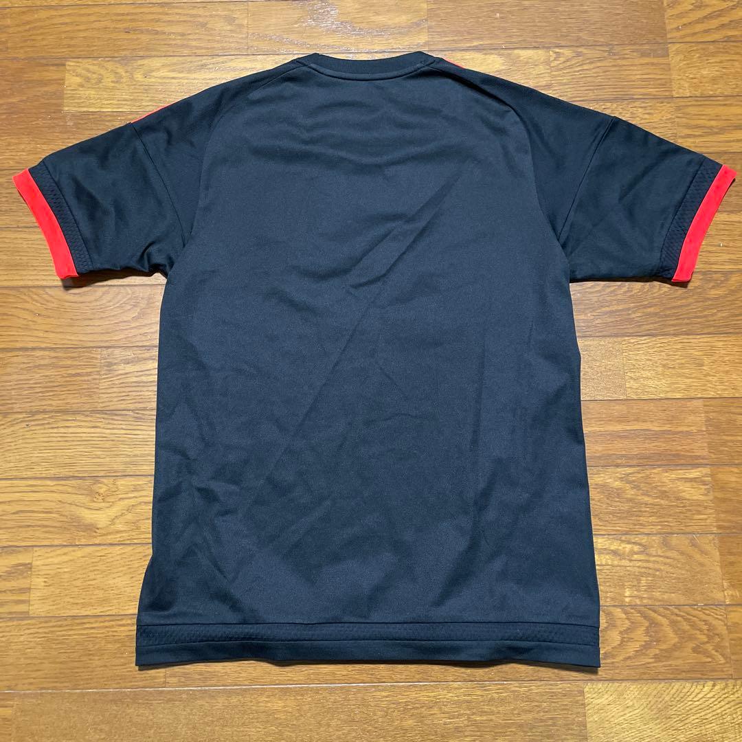 adidas Manchester United シャツ 黒赤