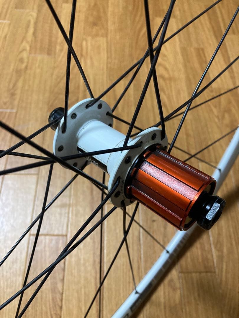 DTSWISS R1800 GIANTホイール(クリンチャー) 白 700c