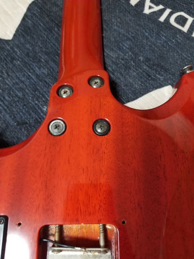 Fernandes Kiyoshi モデル Mod EMGピックアップ。