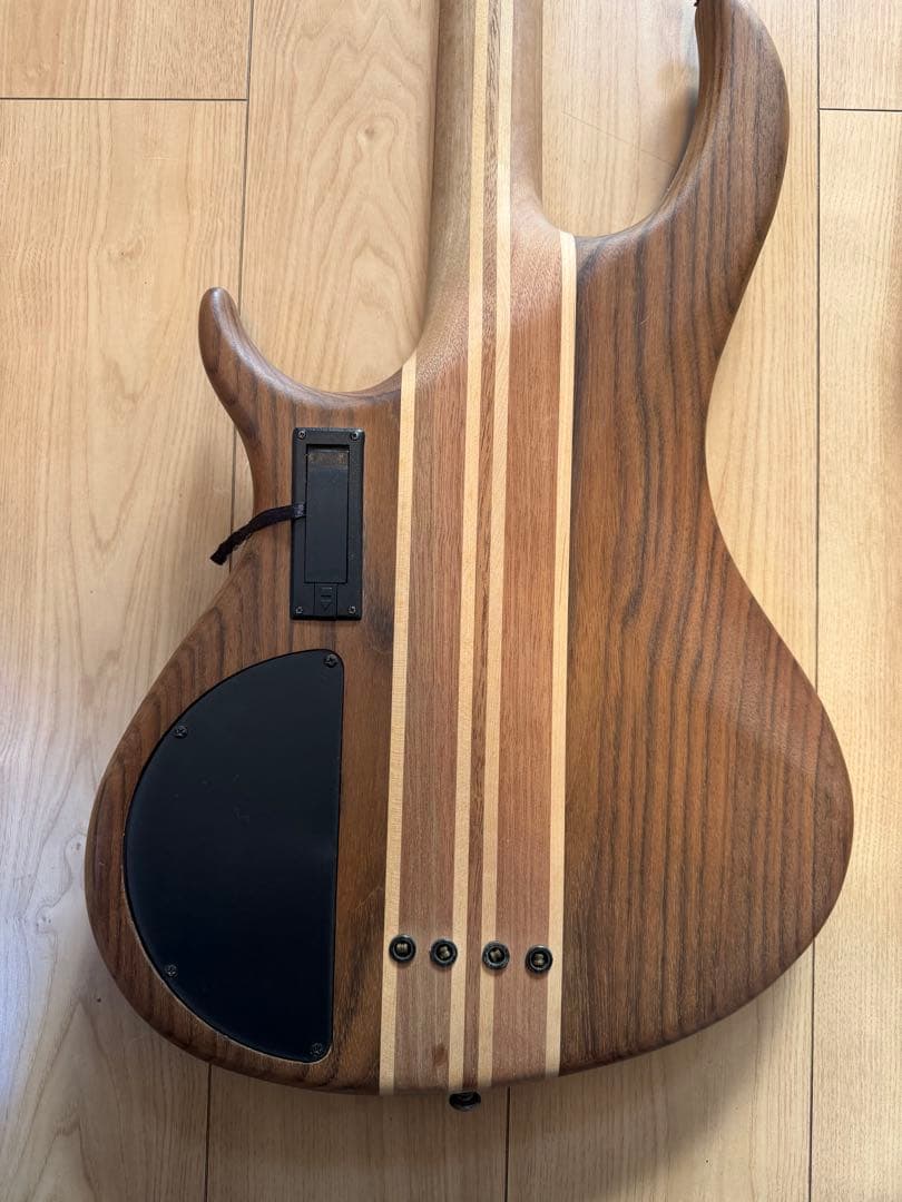 ARIA ProⅡ SB-404 スルーネック エレキベース