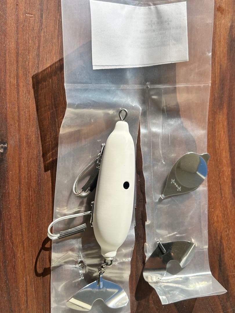 ティート　モヤンチーノ　アナアキ