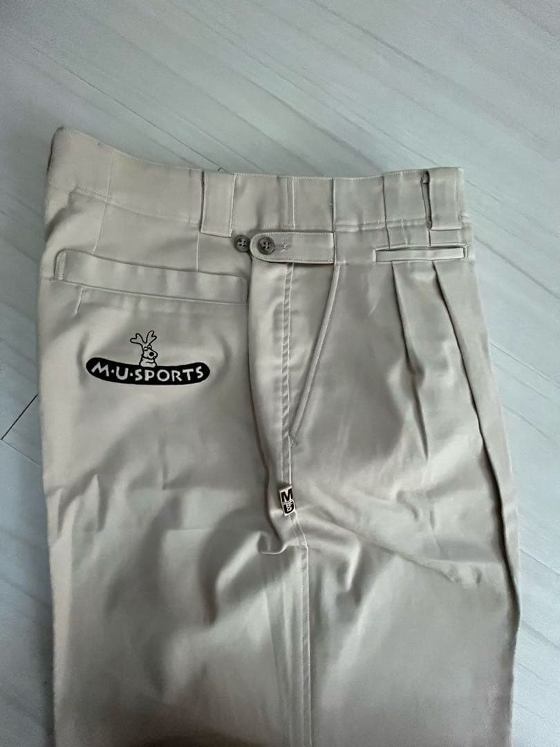 MU SPORTS ミエコ ウエサコ ゴルフパンツ54 ベージュ