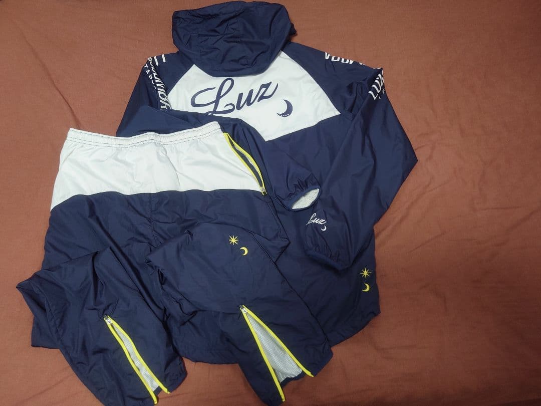 ルースイソンブラ ウィンドブレーカー上下セット Ｓサイズ