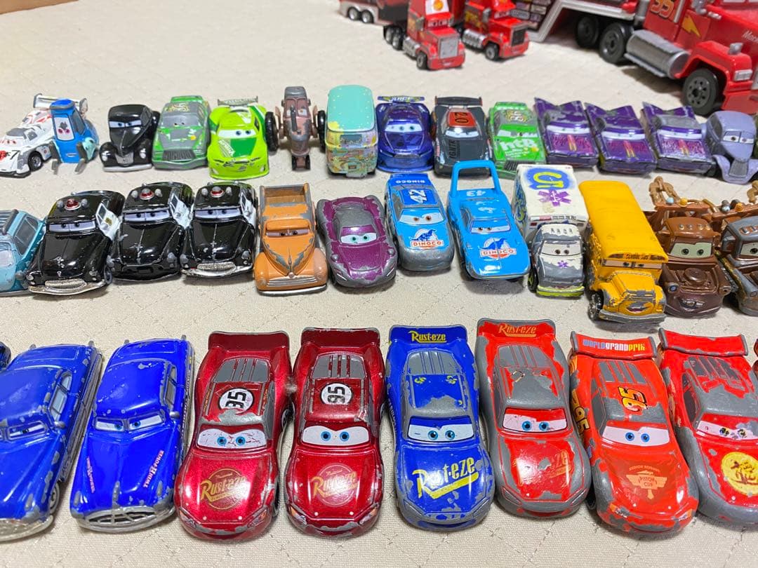 カーズ トミカ約50台　マックトレーラー付き　レア含む