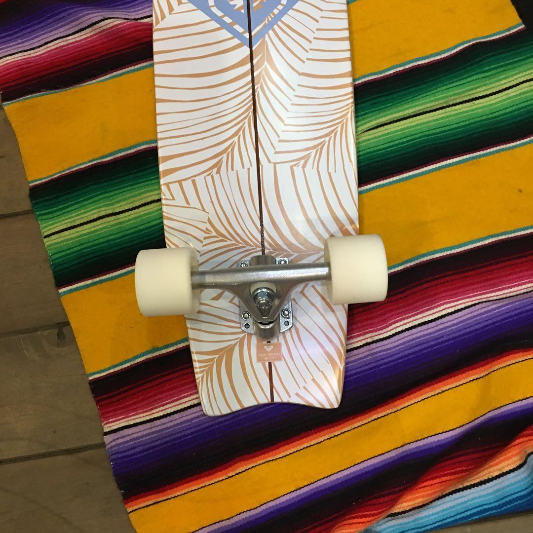 ROXY サーフスケート　クルーザー　陸トレ　サーファーガール