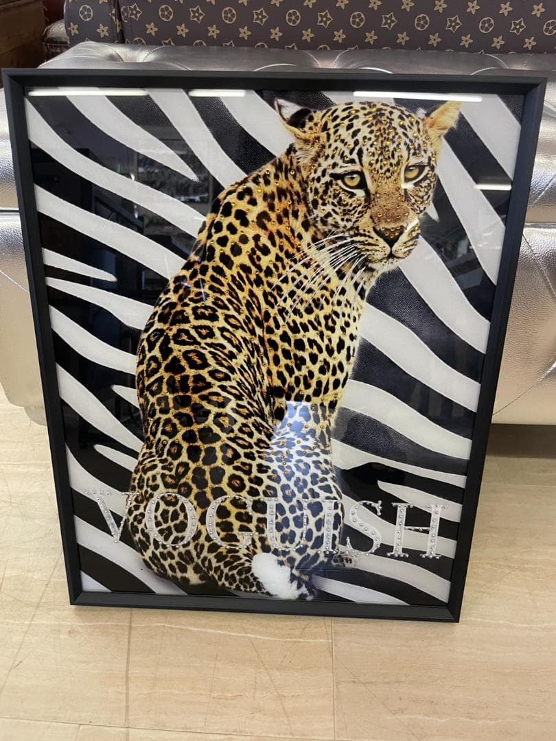 ガラスアートパネル　ヒョウ　キラキラ　絵画　額縁　アートフレーム　スタッズ　豹