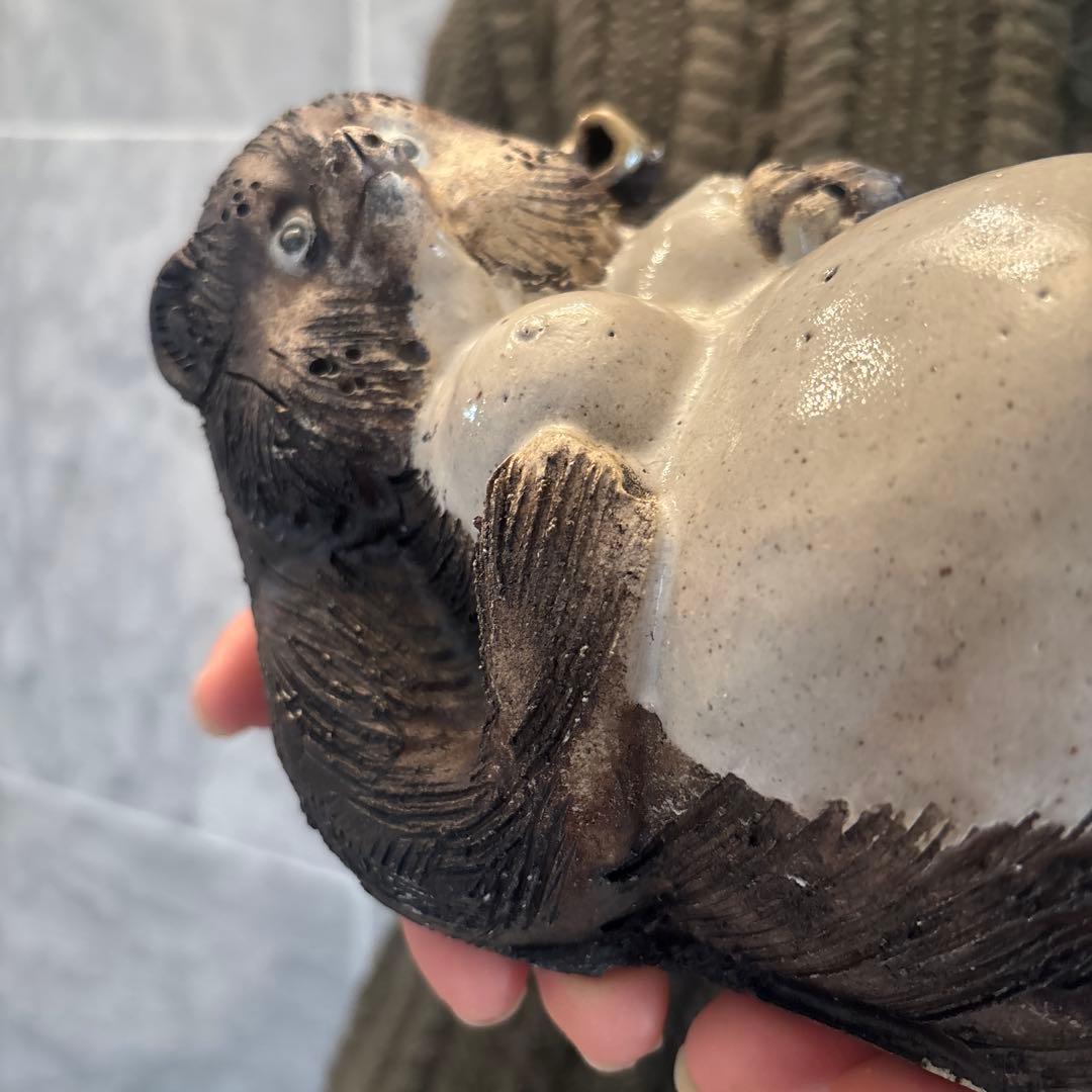 ヴィンテージ　希少なブルーの瞳で色っぽ過ぎる縁起の良い女子タヌキ陶器