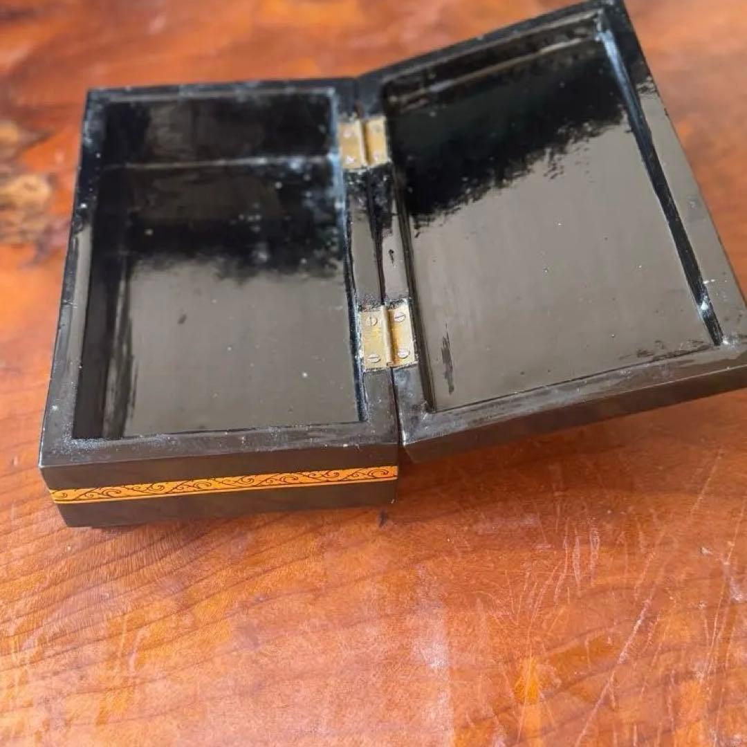 【タイ・チュンマイ】金色装飾のジュエリーボックス