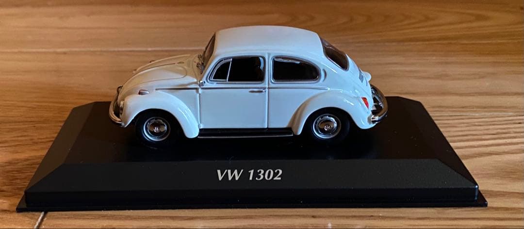 MAXICAMPS VW 1302 ホワイトミニカー 1/43