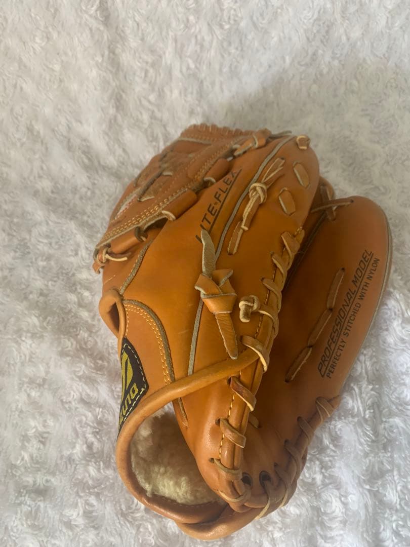 ミズノワールドウィン赤カップ