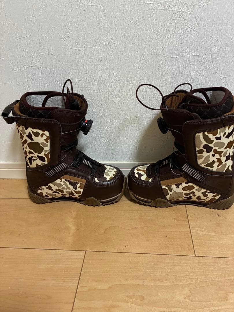 【未使用品】YONEX RELISH BOA 23㎝ スノボブーツ　レディース