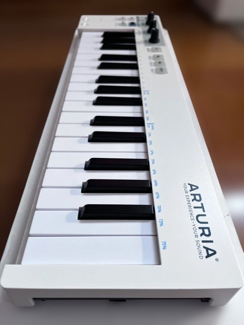 ARTURIA KEYSTEP MIDI・コントローラー・キーボード・DAW