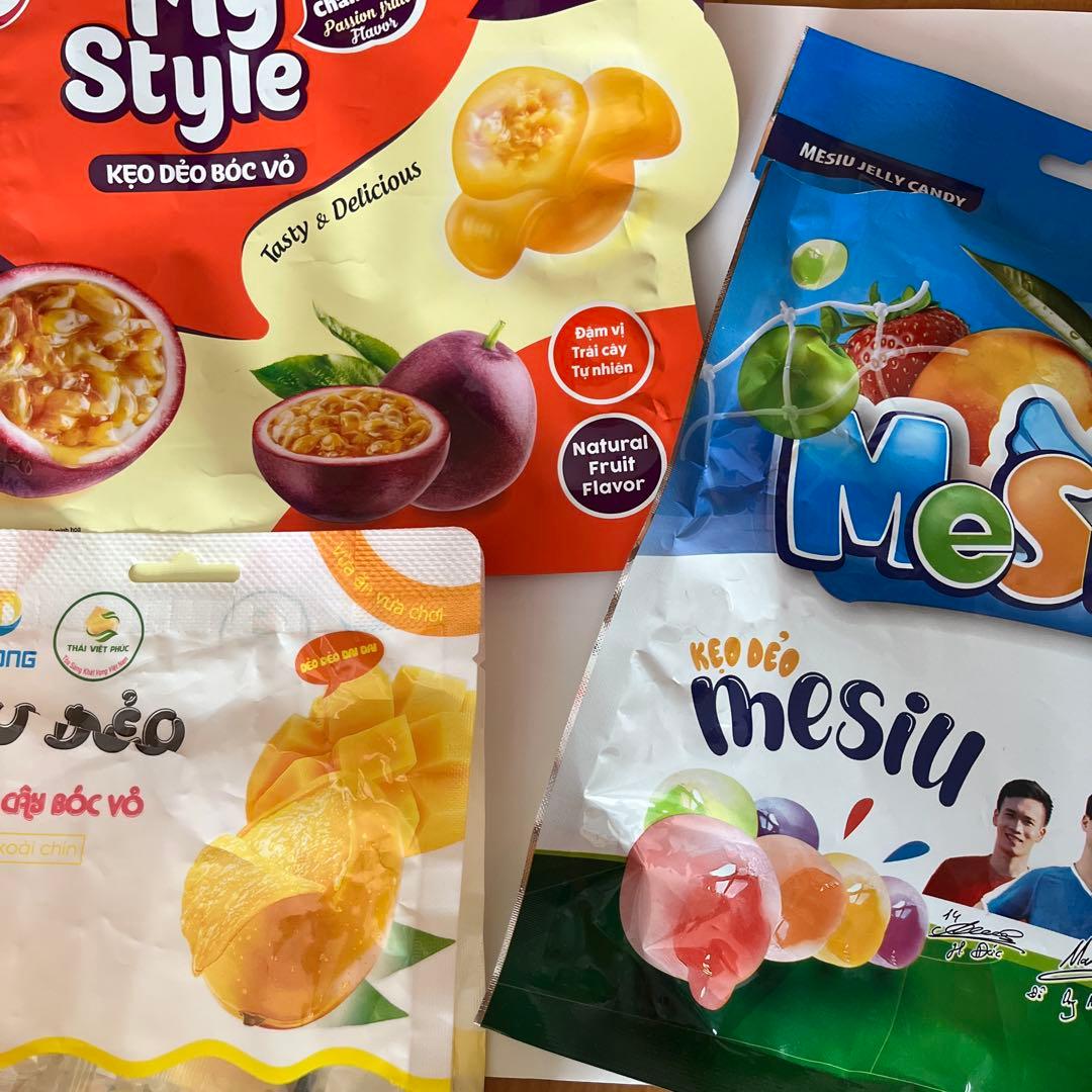 ベトナムお菓子＆ティーセット　ドリアンバインピア（Bánh pía chay）