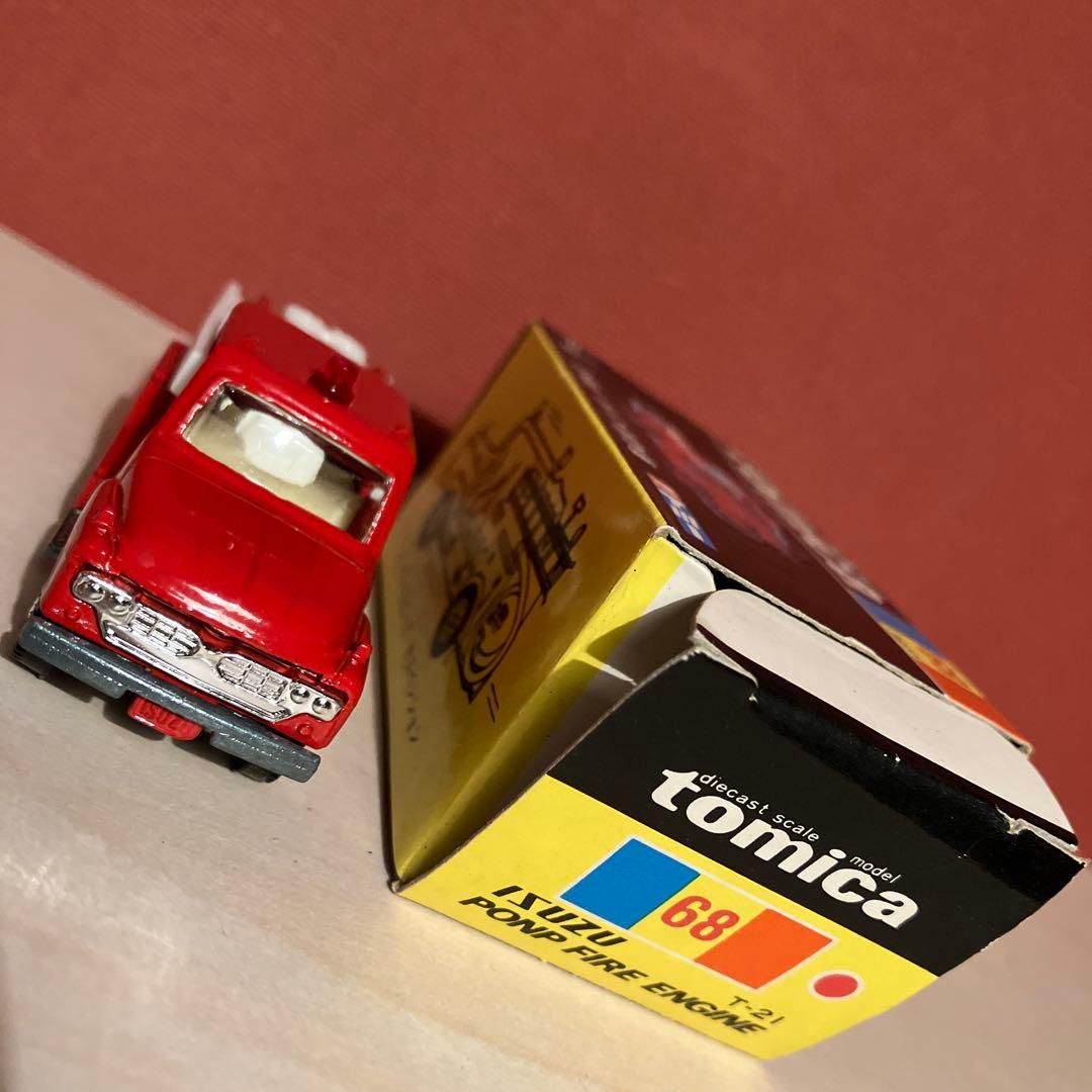 黒箱　トミカ いすゞ　ポンプ　消防車　68 日本製