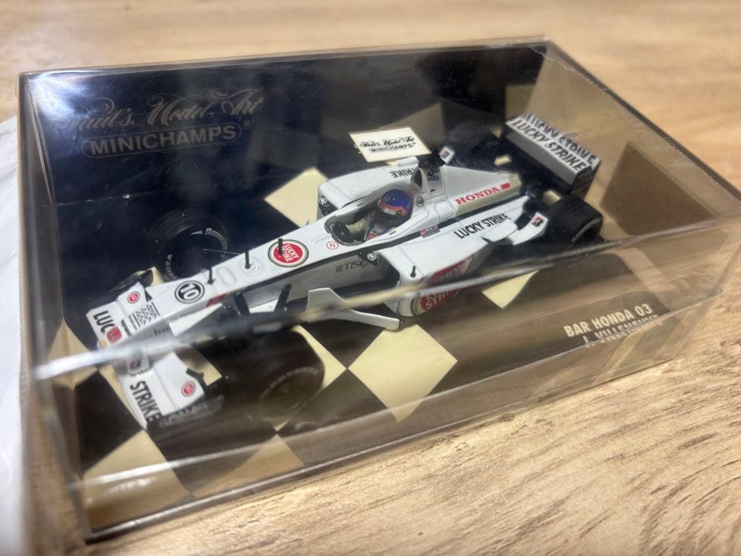 1/43 BAR 02 03 J.ヴィルヌーブ LUCKY STRIKE 2台