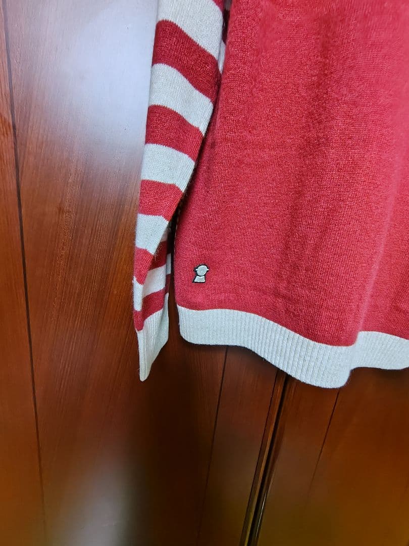 ピッコーネ赤と白のストライプ 前開き（ジッパー）フード付きセーター