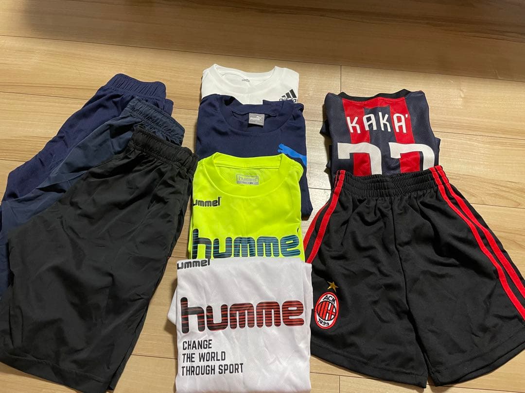 フットサルシューズとトレーニングウェアセット