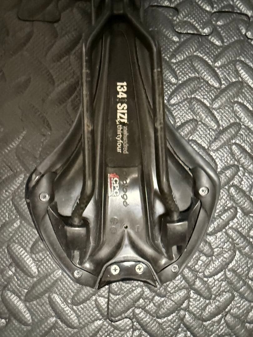 Prologo Nago Evo カーボンレール　サドル 134mm