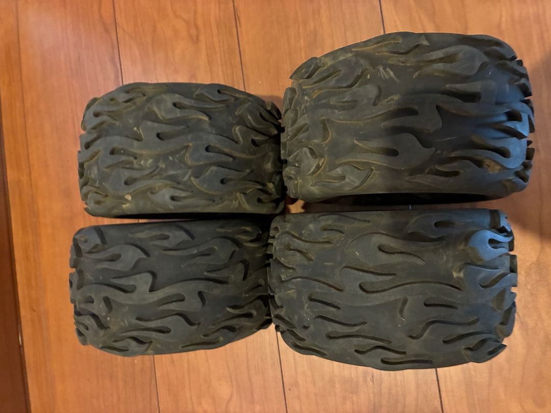 hpi モンスタートラック用タイヤ