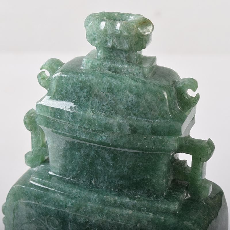 中国　玉石翡翠彫刻　飾壷　約530g　唐木台付　D　R8759