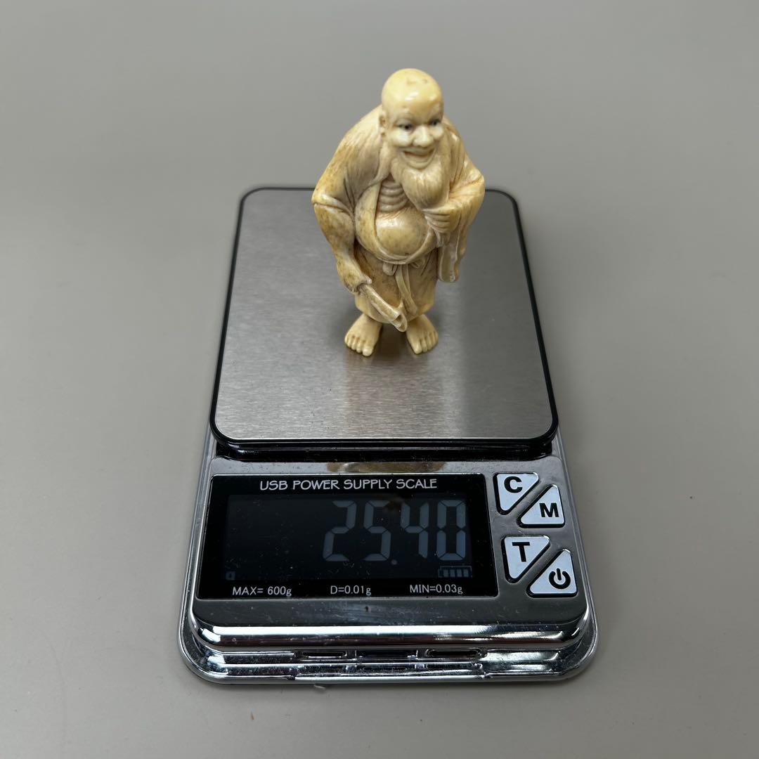 笑顔の僧侶 彫刻 極上　根付　天然素材アンティーク骨董　飾り物古美術置物細密細工