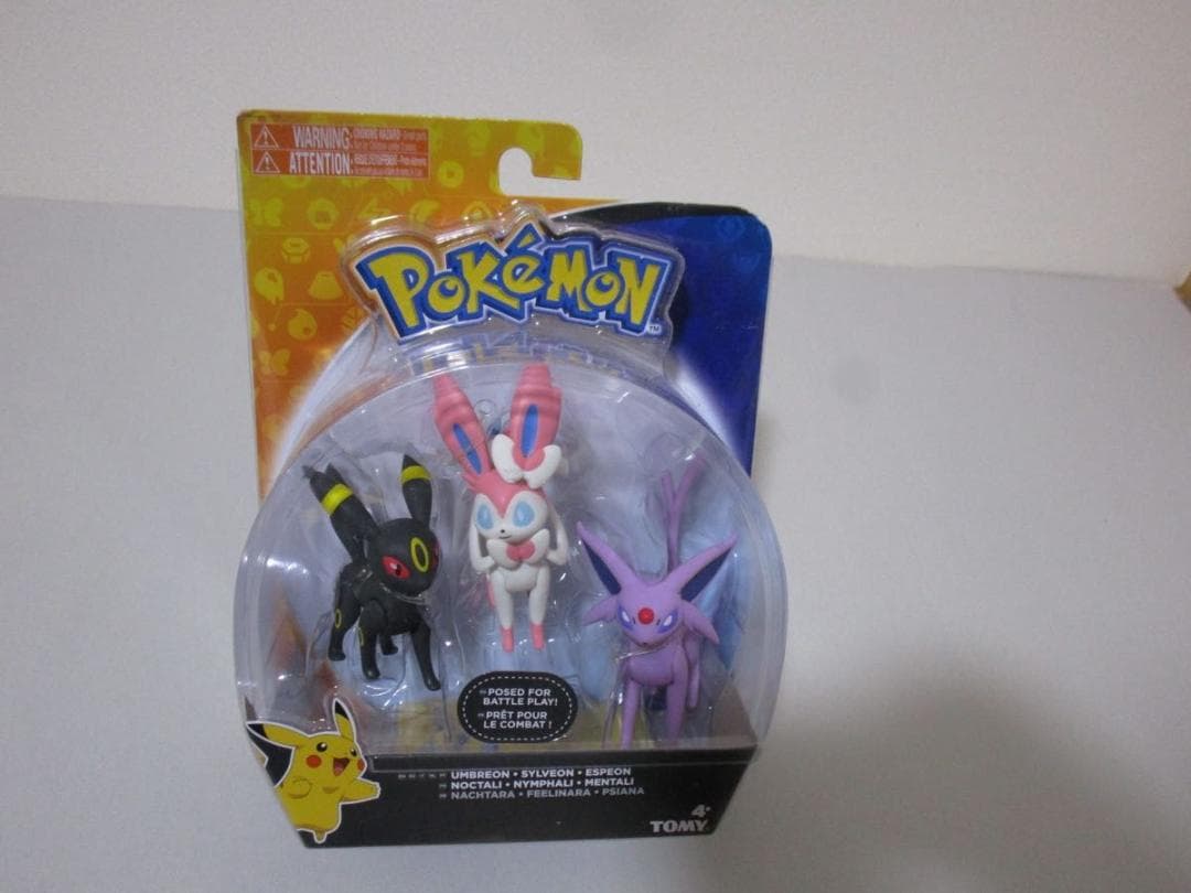 ニンフィア　エーフィ　ブラッキー　海外フィギュア　TOMY　ポケモン