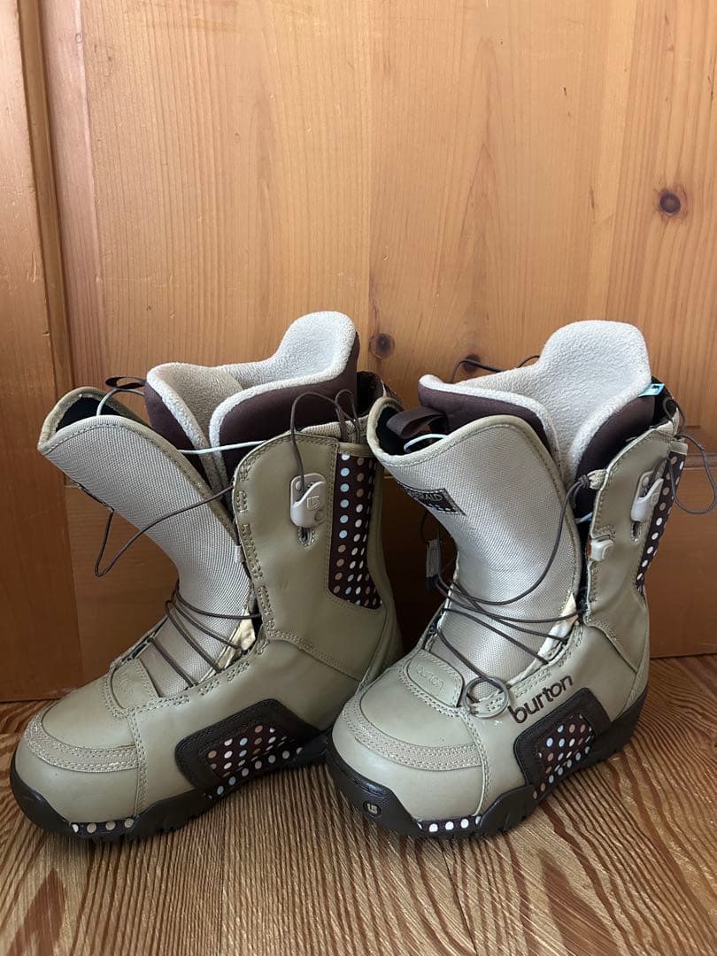 超美品 BURTON バートン スノーボード ブーツEMERALD 24cm