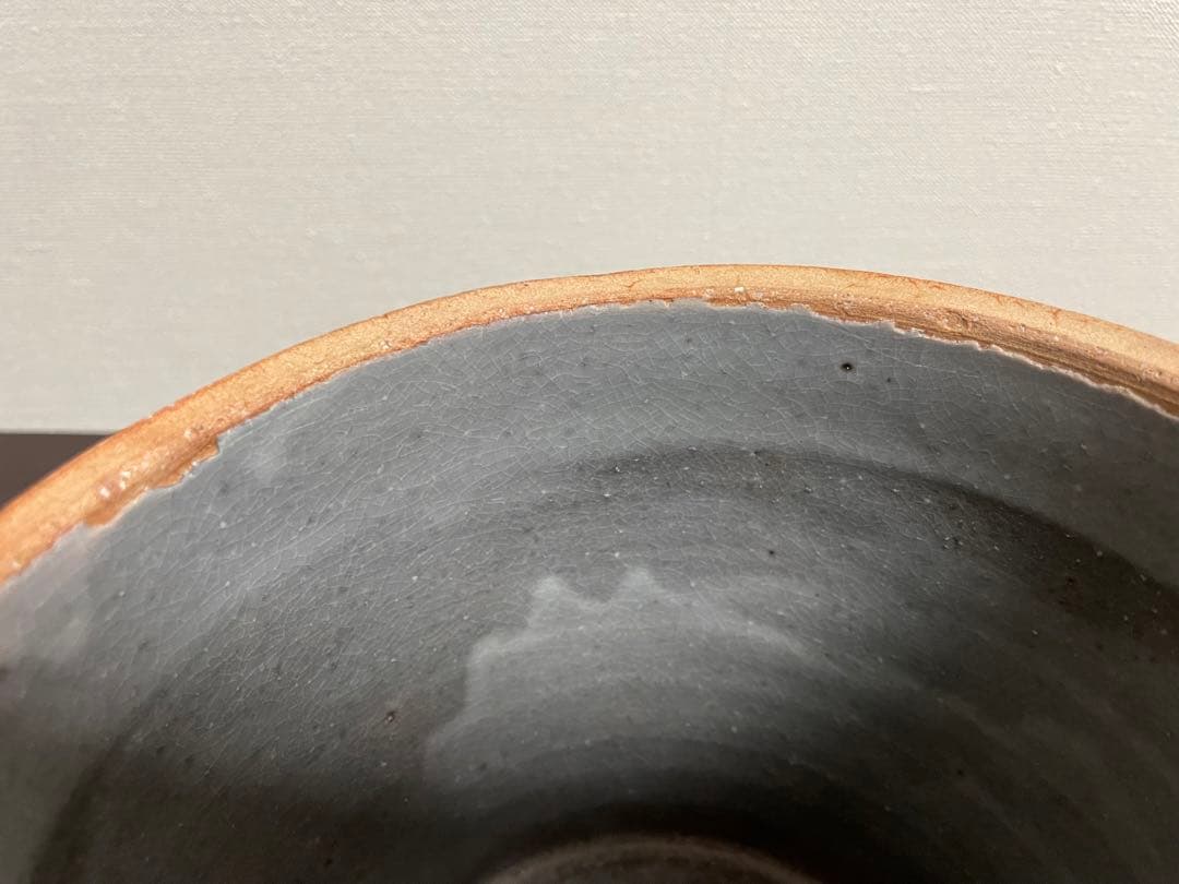 坂田泥華　萩剥離釉窯変寸胴水指　共箱　共布　栞　萩焼　茶道具