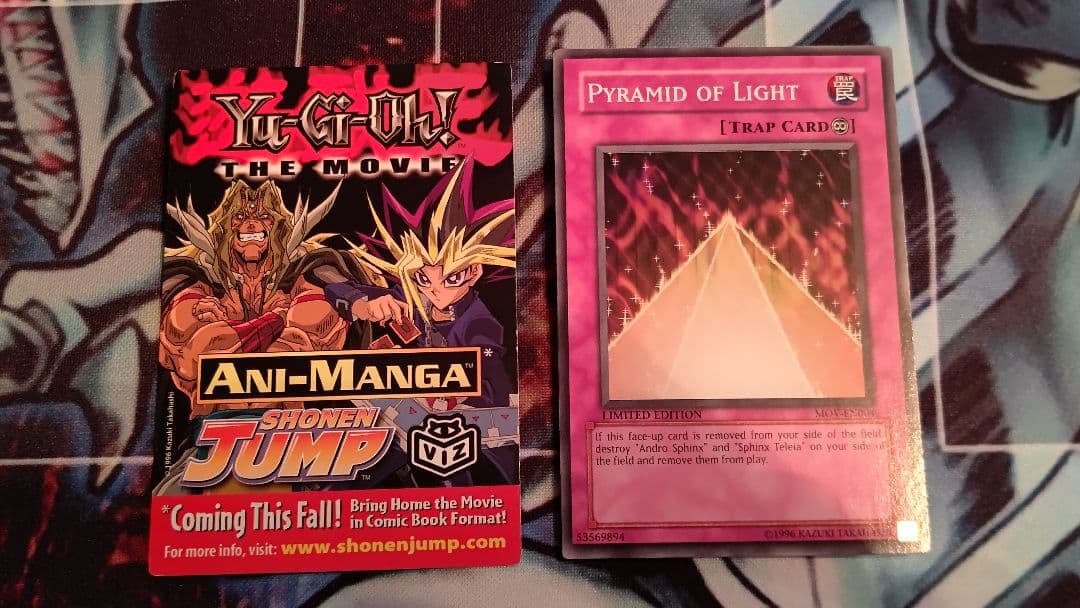 入手困難‼️海外映画試写会限定カード。激レアスーパーレアの青眼の光龍含むセット