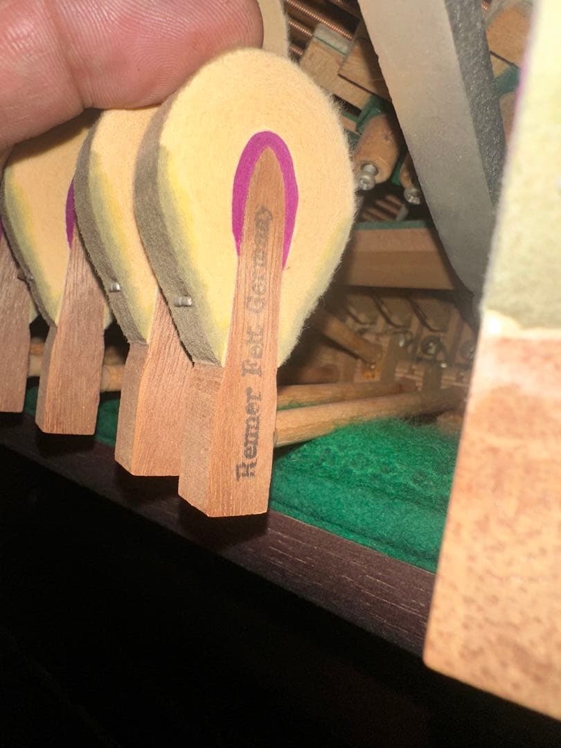 ピアノ　日本製ビクターV80M