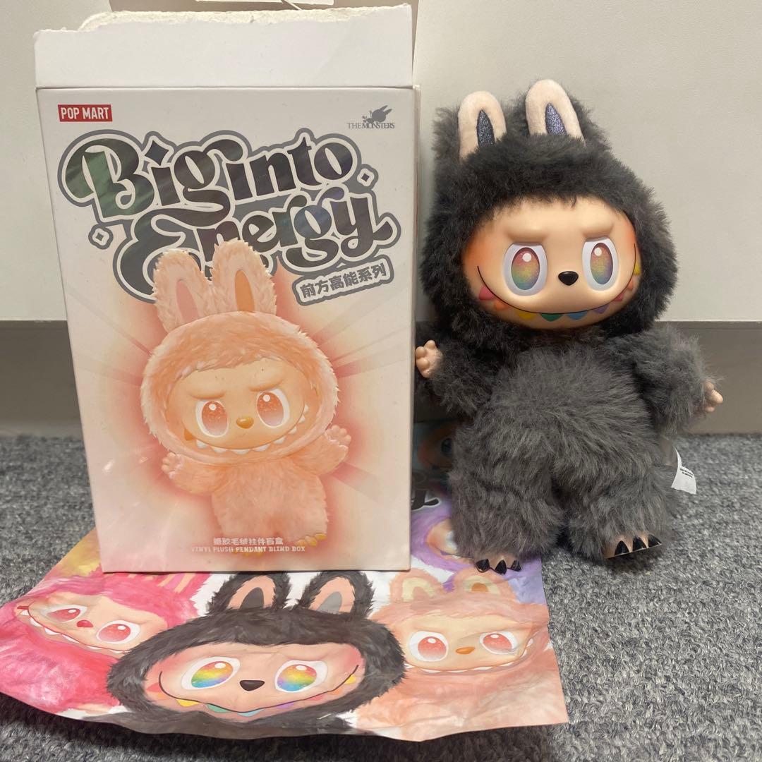 ラブブ エナジー/Labubu Big into Energy/SHEINケース