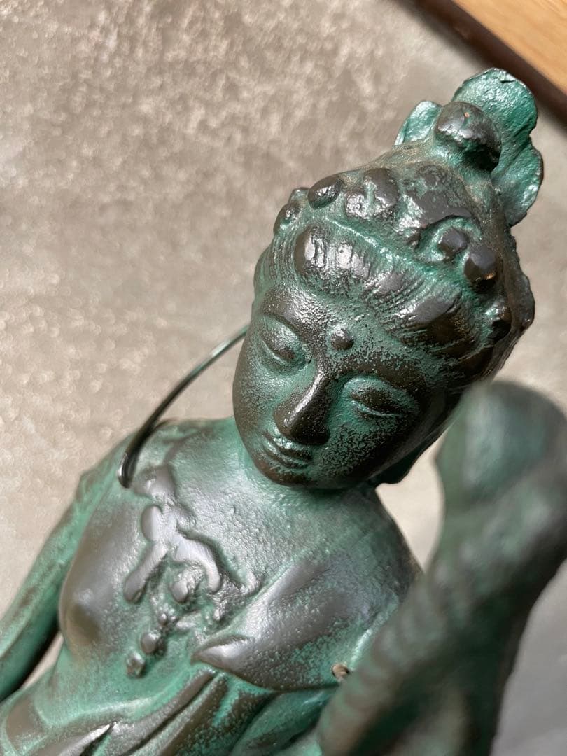 重たい像 金属製　【m313 仏像　観音様　観音菩薩 金属製　金属工芸　観音像】