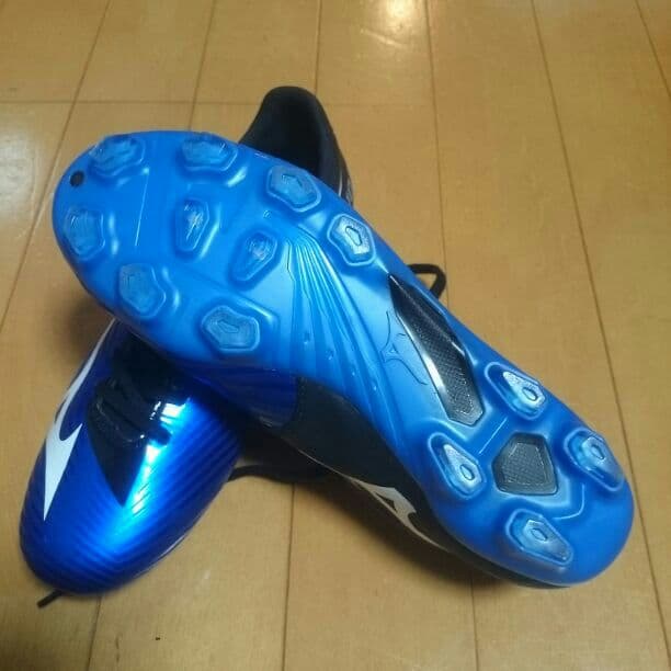 岡崎モデルのミズノバサラ102ＭD(ブルー×ブラック)