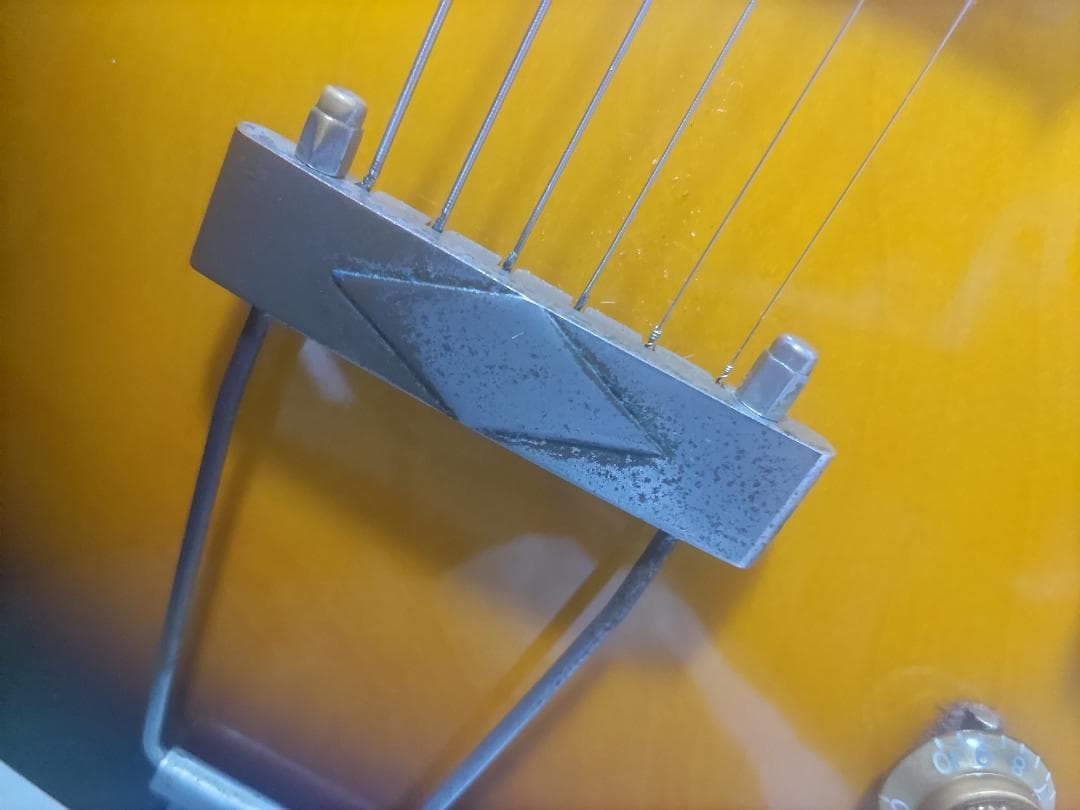 エピフォン　カジノ　クーペ　VS　中古　フルアコ