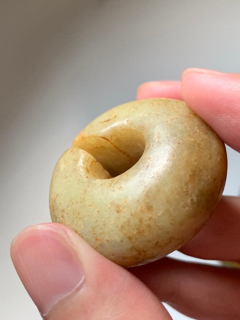 紅山文化　中国勾玉　紀元前3000年　出土　和田玉　翡翠勾玉　石器　土器　根付